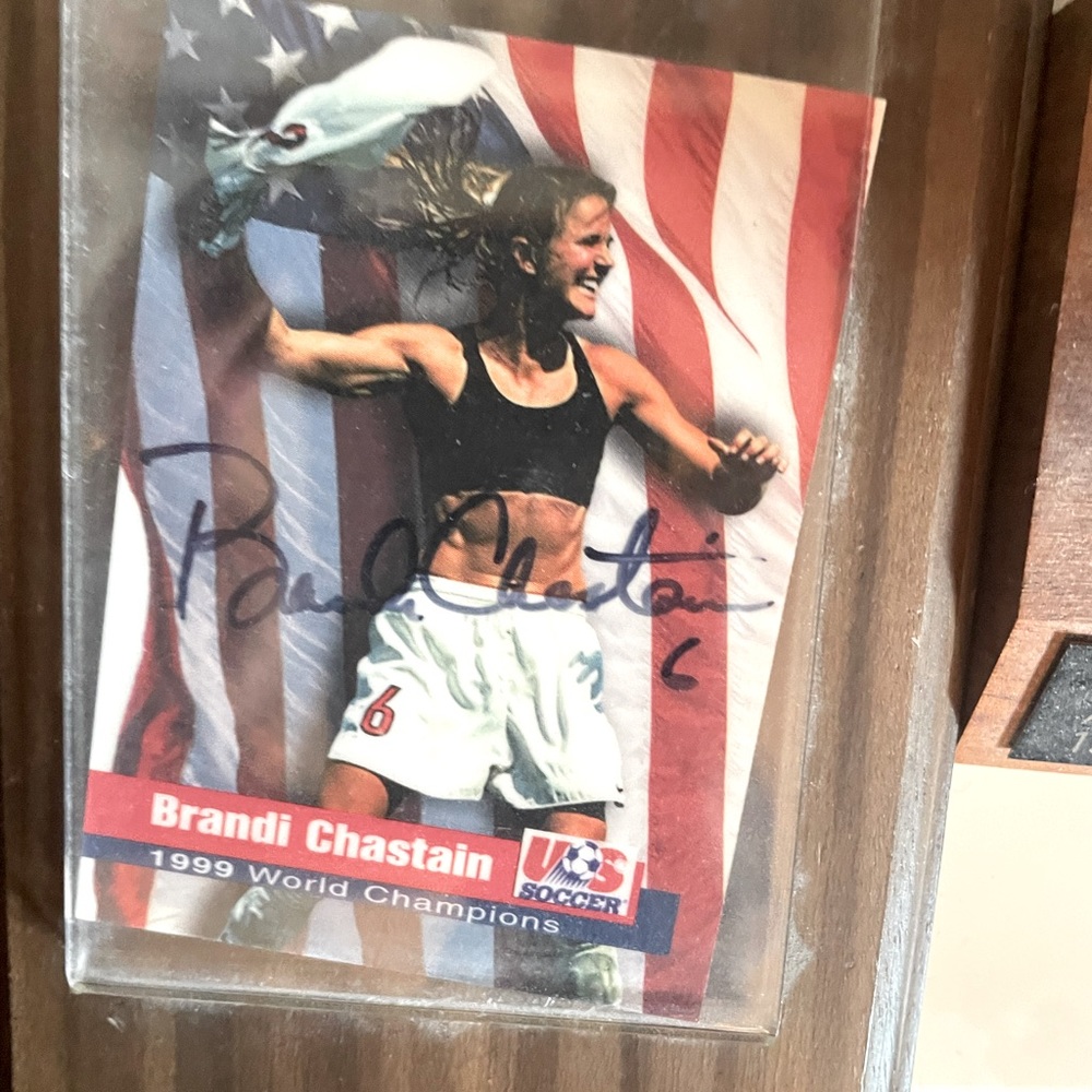 Official certified authentic autographed US Women’s Soccer World Cup champs card